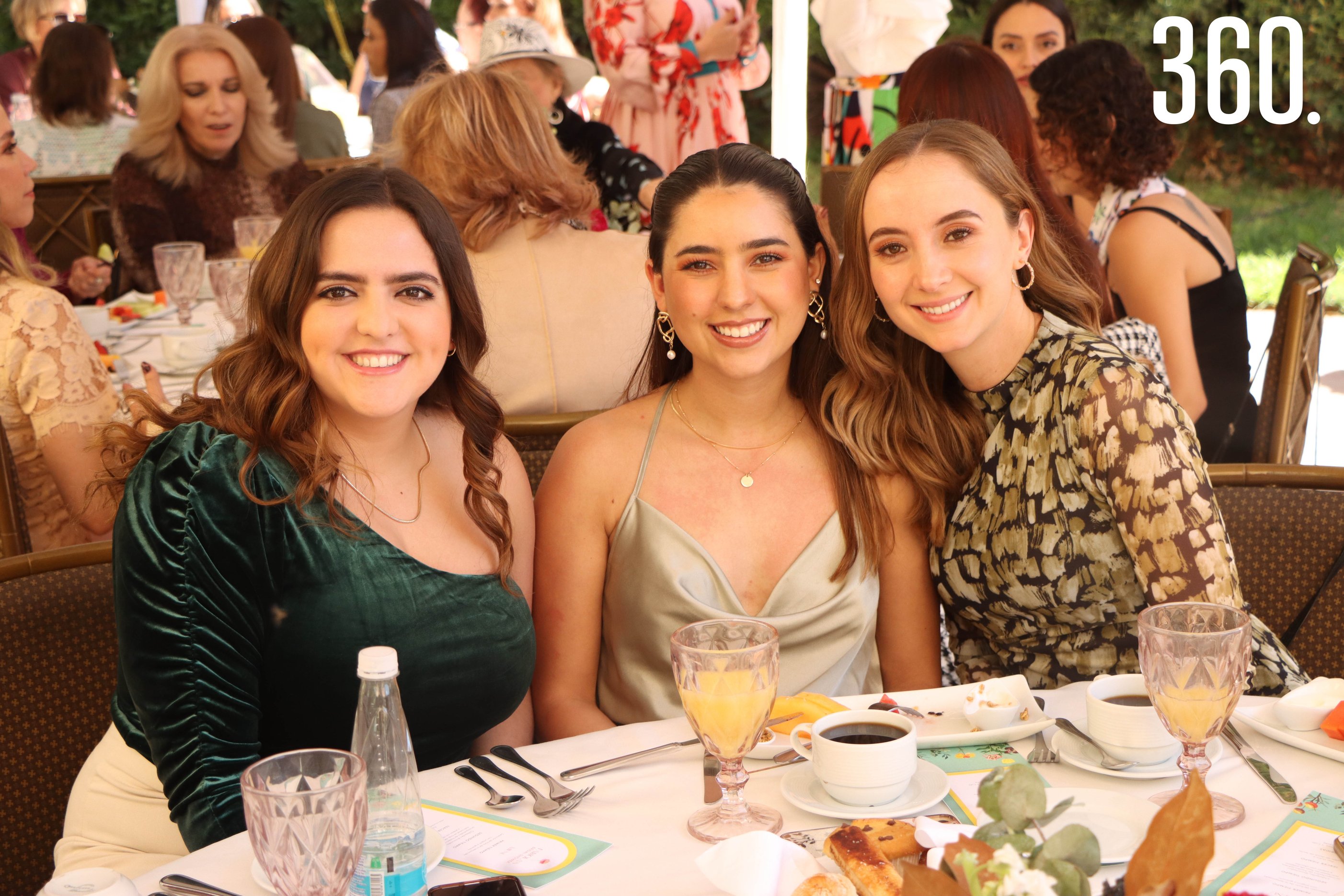 Magdys de la Torre, Claudia Latapín y Gina Rodríguez.