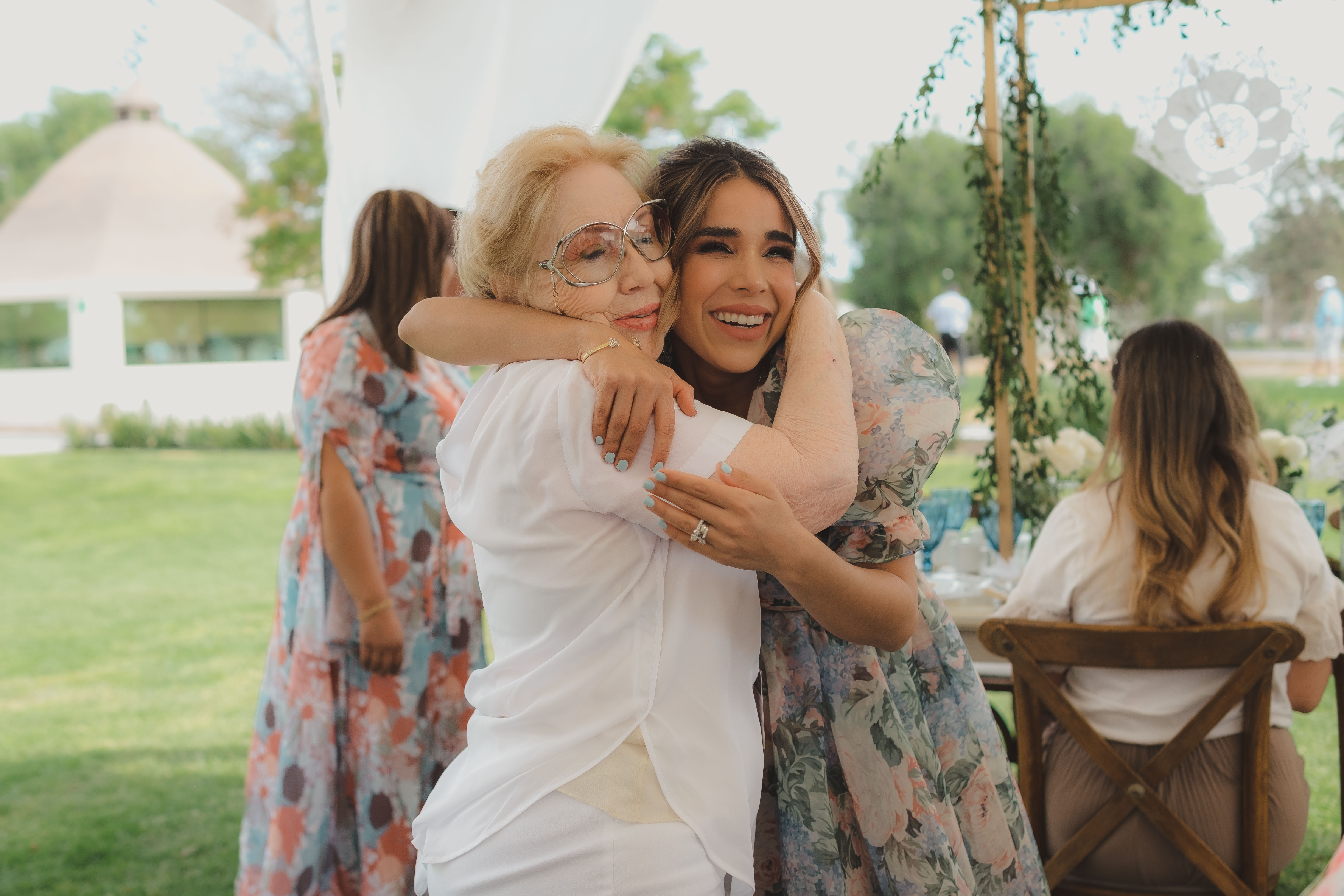 María José con su abuelita Alicia Ramos.