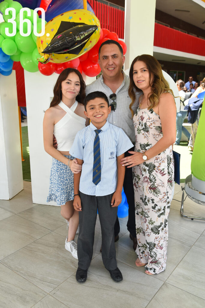 Gabriela, Héctor, María Fernanda y Héctor García.