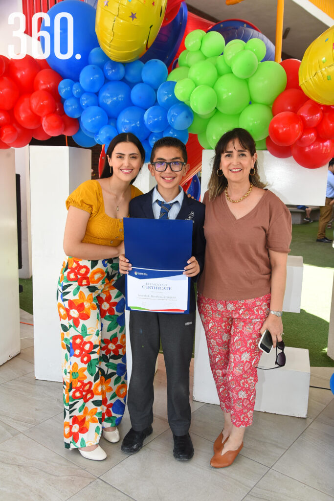 Regina Barahona, Leonardo Barahona y Martha Hinojosa.